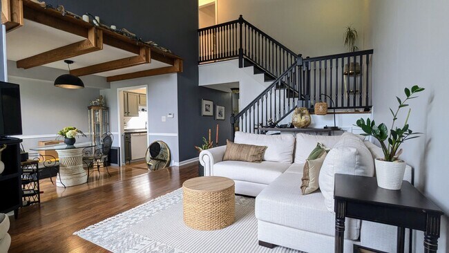 Photo - 64 Michigan Ct