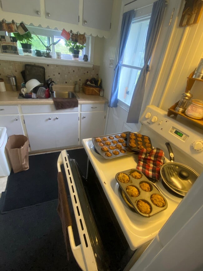 Photo - 724 S Spring St