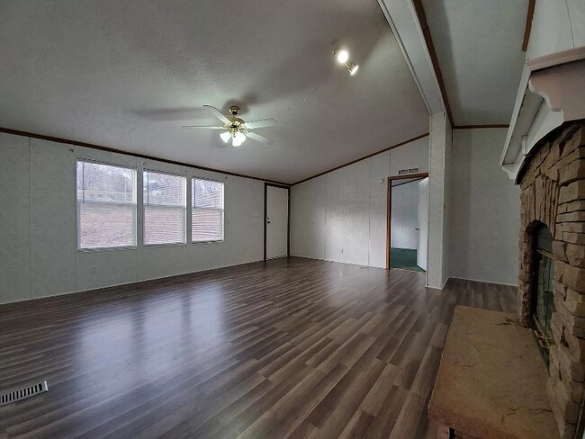 Photo - 109 Ellington Wy