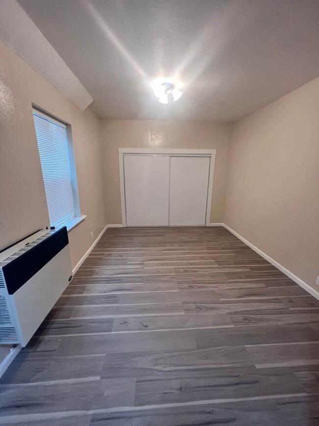Building Photo - 1764 Quesada Ave Unit 1762 B Quesada Studio Rental