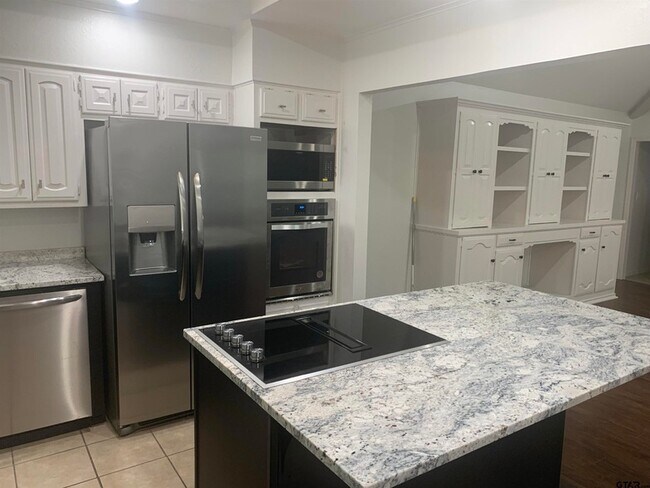 Photo - 614 Woodland Hills Dr