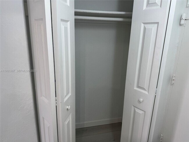 Photo - 11145 SW 6th St Unidad 104