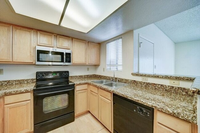 Building Photo - READY TO VIEW NOW! -HALF OFF FIRST MONTH R...