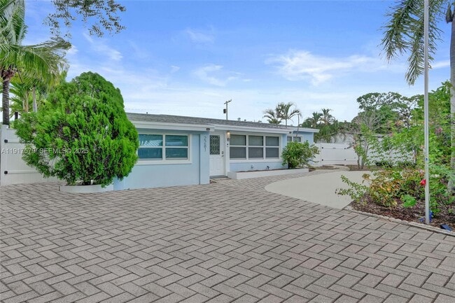 Photo - 2281 SW 15th St