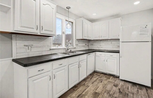 Photo - 66 Woodrow Ave
