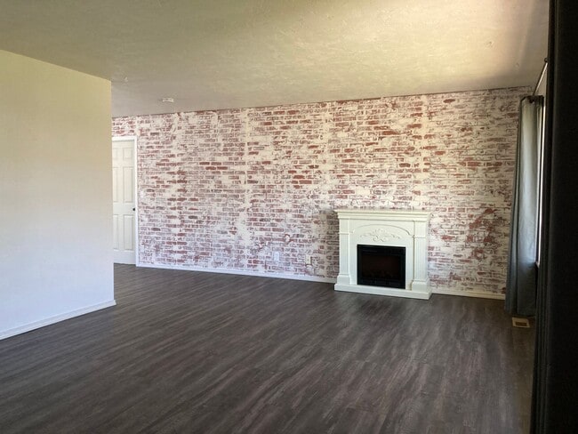 Photo - Kennewick Location w/a Country Flare!