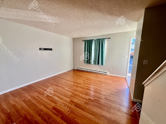 Photo - Em Ave Duplex Unit 1350 Em Ave