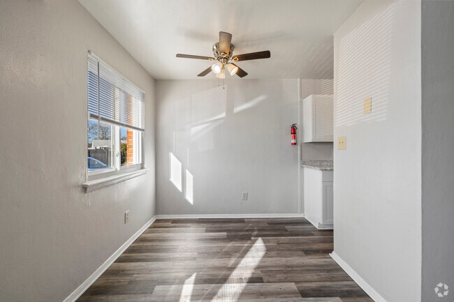 Dining Room - Monterey Apartments