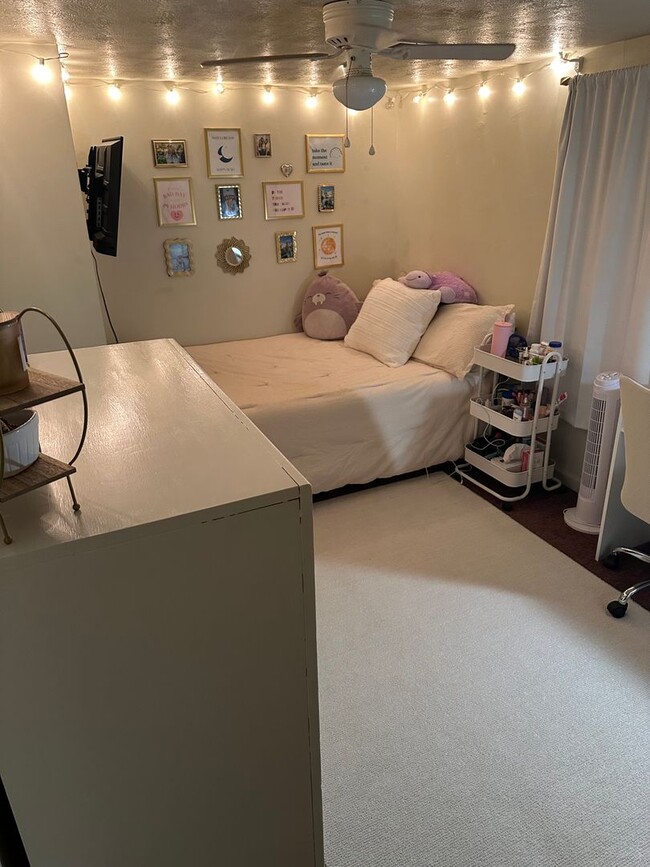 Photo - 1927 Fox Wy Unit 1927 fox way front