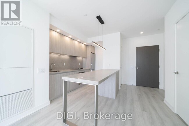 Photo - 57 Spadina Ave. Unit 810