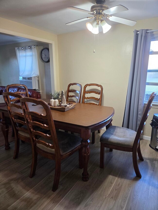 Building Photo - 413 Paderewski Ave Unit 2nd floor