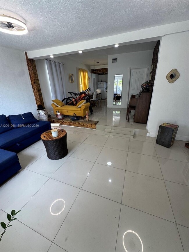 Photo - 3175 NW 27th St