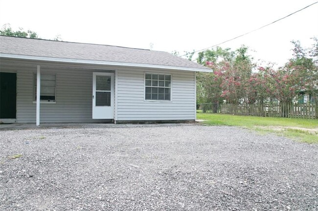 Building Photo - 619 Knowles Rd