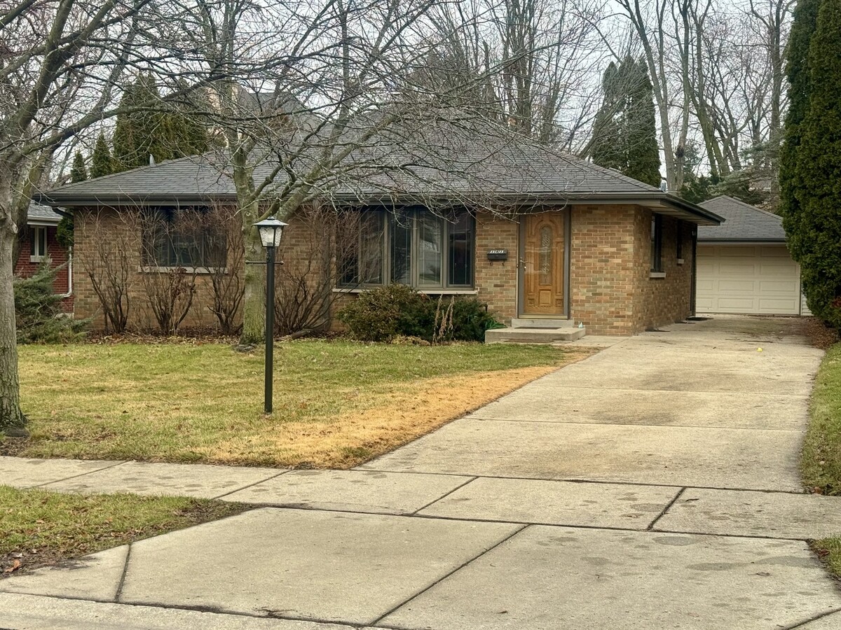 Photo - 141 Warren Ave House