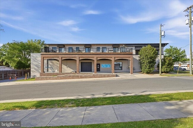 Building Photo - 443 Millwood Ave Unit 4