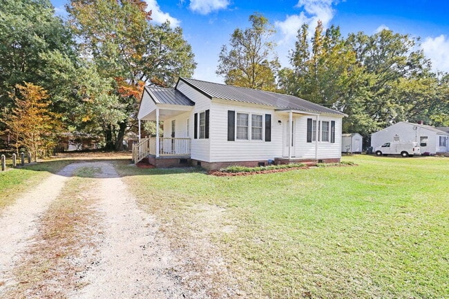 Photo - **RENOVATED** 2 BR 1 BA HOME IN GOLDSBORO- close to SJAFB!