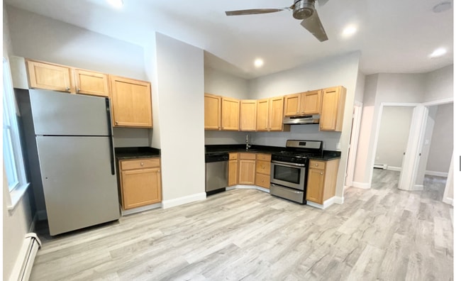 Building Photo - 174 Bolton St Unit 1