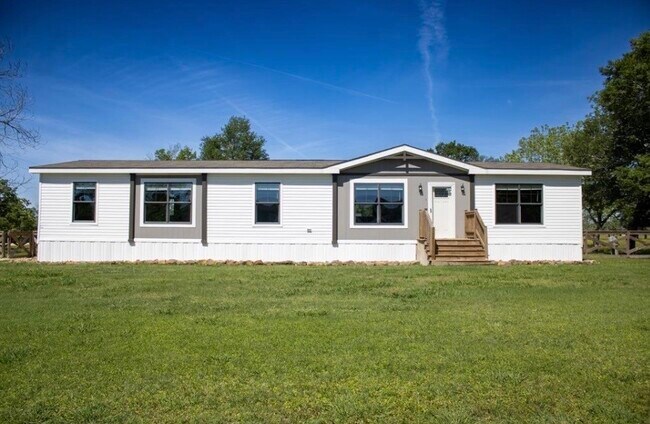 Photo - 1566 County Rd 610