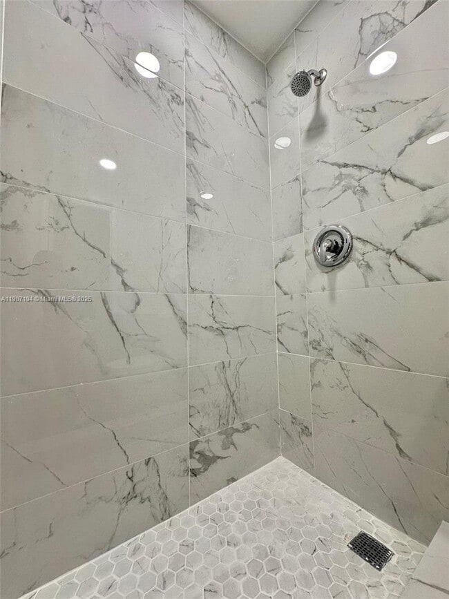 Photo - 5545 N Miami Ave Unit 9