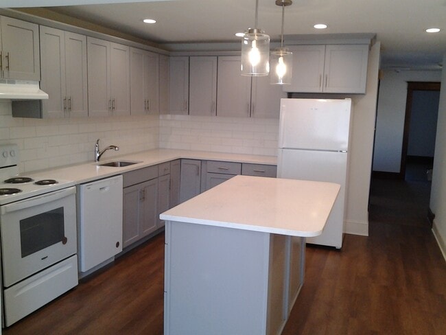 Photo - 3142 William Penn Hwy Unidad 2nd FL Apt