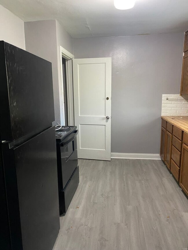 Photo - College Hill Rental Available NOW!
