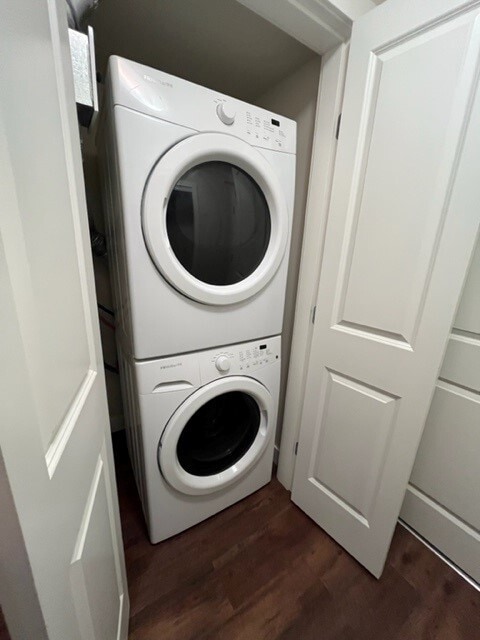 Photo - 11004-11102 102 Ave