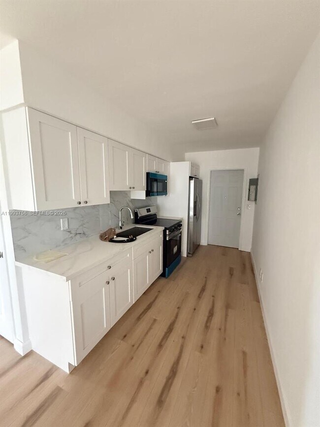 Photo - 640 SW 5th St Unidad 1