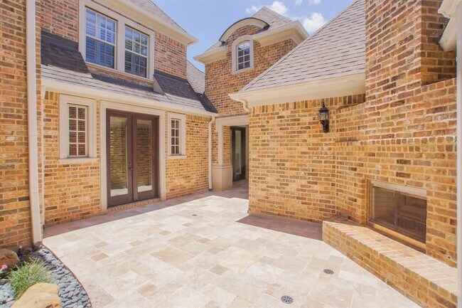Photo - 6 W Monteagle Cir