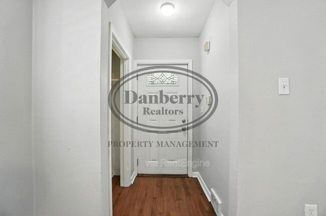 Photo - 822 Searles Rd Unit 1