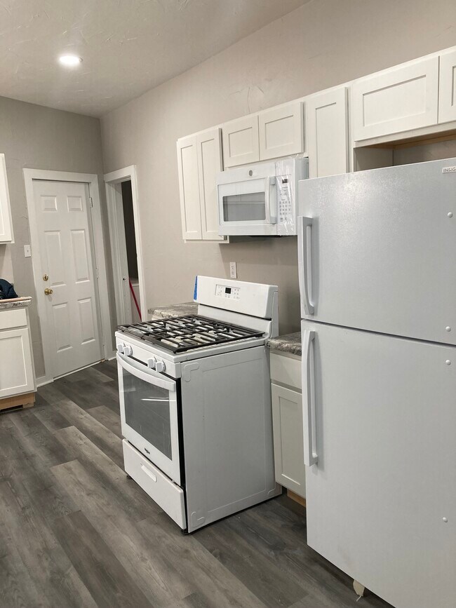 Photo - 1945 N Dr William Finlayson St Unidad 4