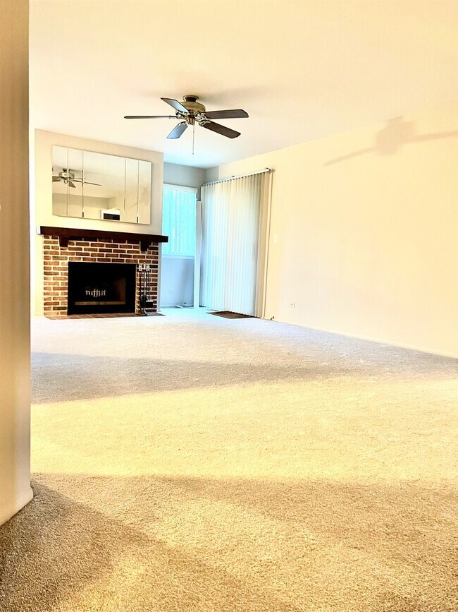 Photo - 601 Hanover Ct Unit Z1