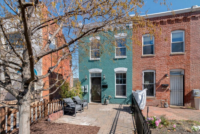 Building Photo - 1504 Massachusetts Ave SE Rental