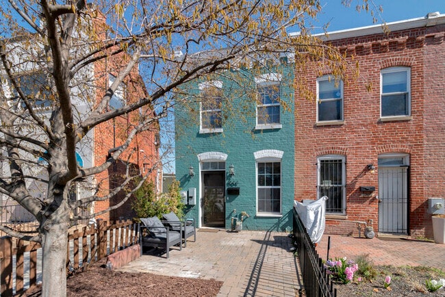 Building Photo - 1504 Massachusetts Ave SE Rental