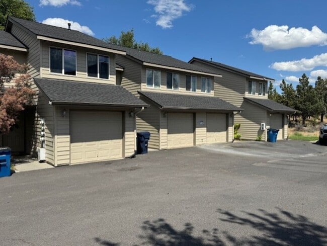 Building Photo - ho2210 Unit 2 Rental