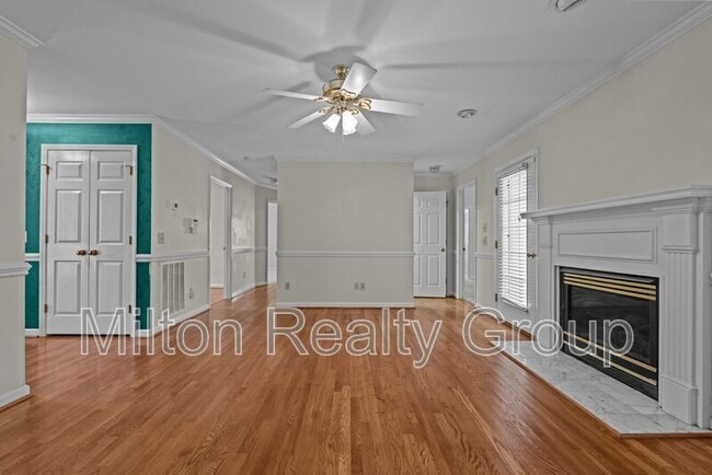 Photo - 464 Tirzah Dr