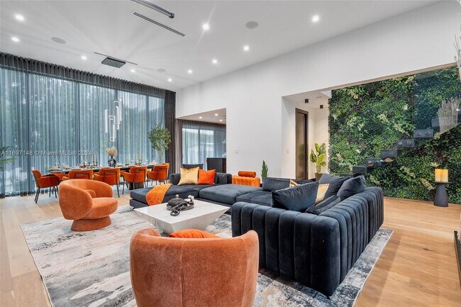 Photo - 76 NW 44th St