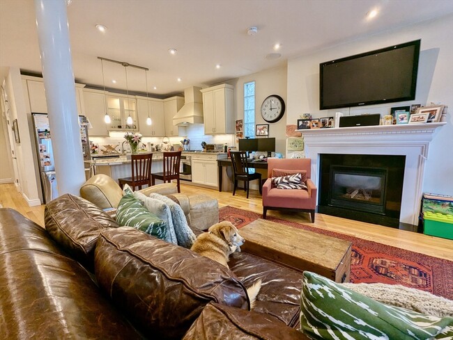 Photo - 925 E Broadway Condo Unit 1