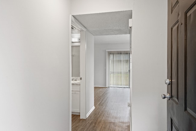 Photo - 2560 W Bird St