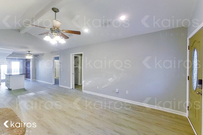Photo - 3807 S Williams St