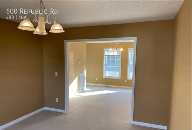 600 Republic Rd
