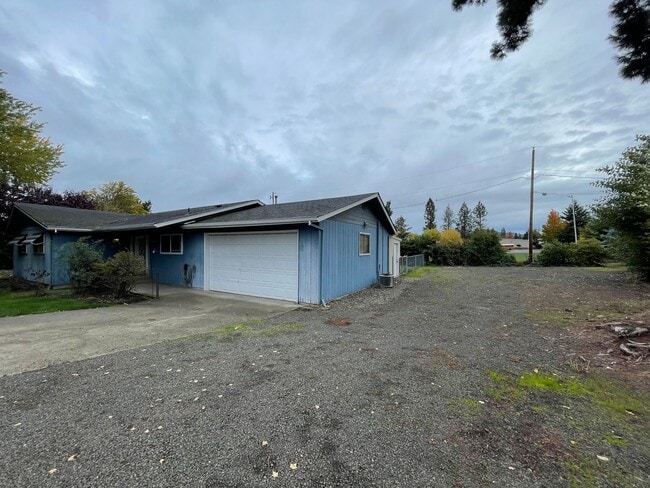 3020 W Shasta Ave