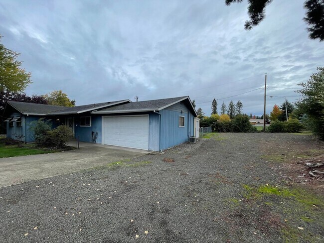 Photo - 3 Bedroom Home with RV Parking