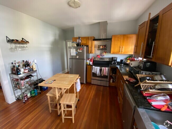 Building Photo - 41 Belknap St Unit 2 Rental