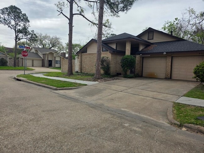 Photo - 7803 La Rochelle Cir