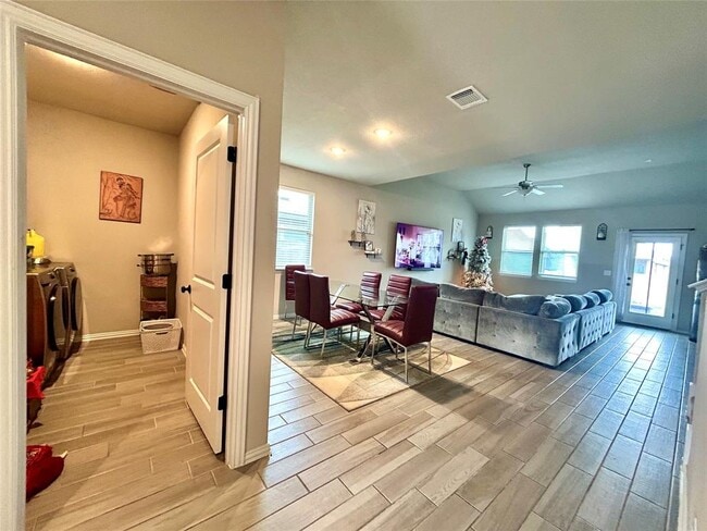 Photo - 115 Forsythia Trail