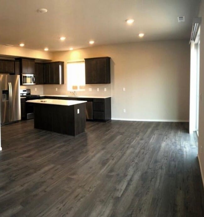 Photo - Beautiful 4 Bedroom Home with Attached Garage!
