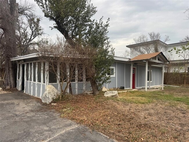 6304 Hudson Bend Rd