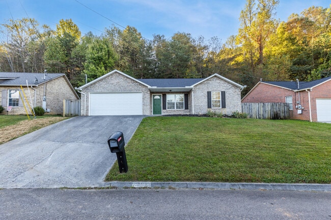 Building Photo - 1882 Explorer Ln