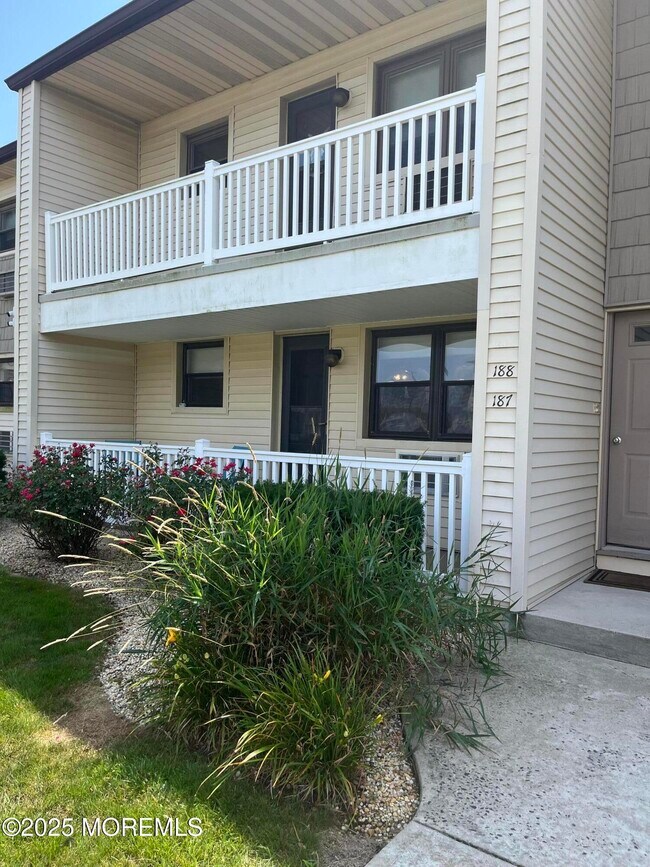 Building Photo - 187 Wharfside Dr Unit 819 Rental