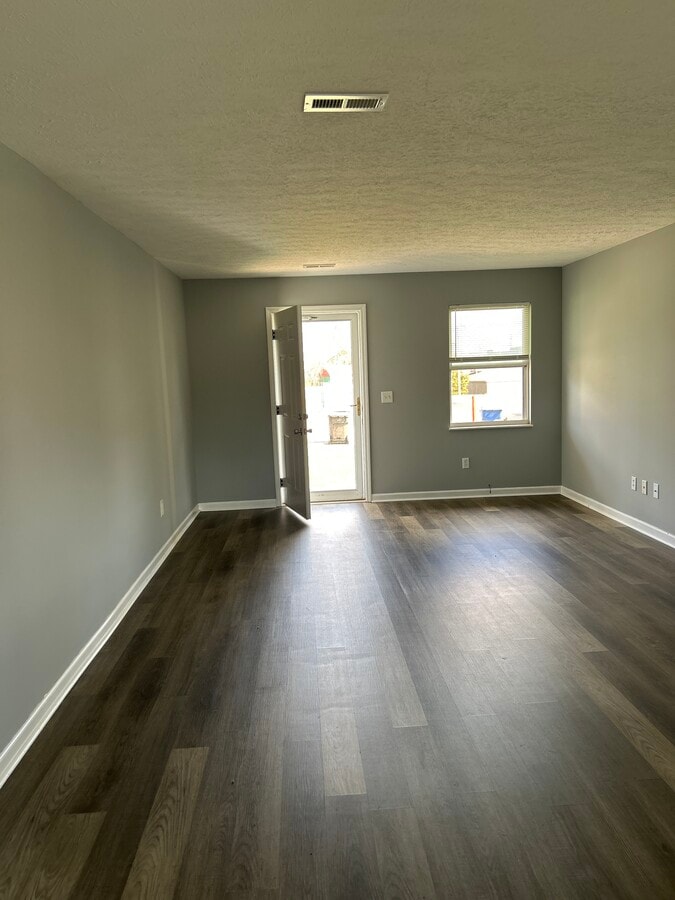 Photo - 1523 Meadow Spring Dr